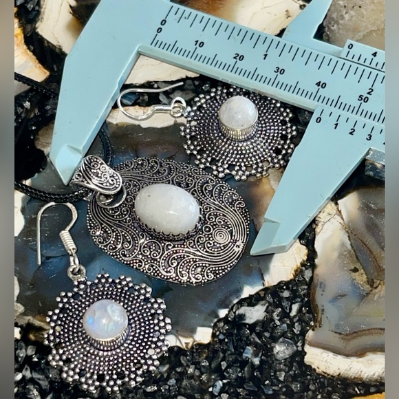 Rainbow Moonstone Pendant & Earrings Set - Picture 9 of 12